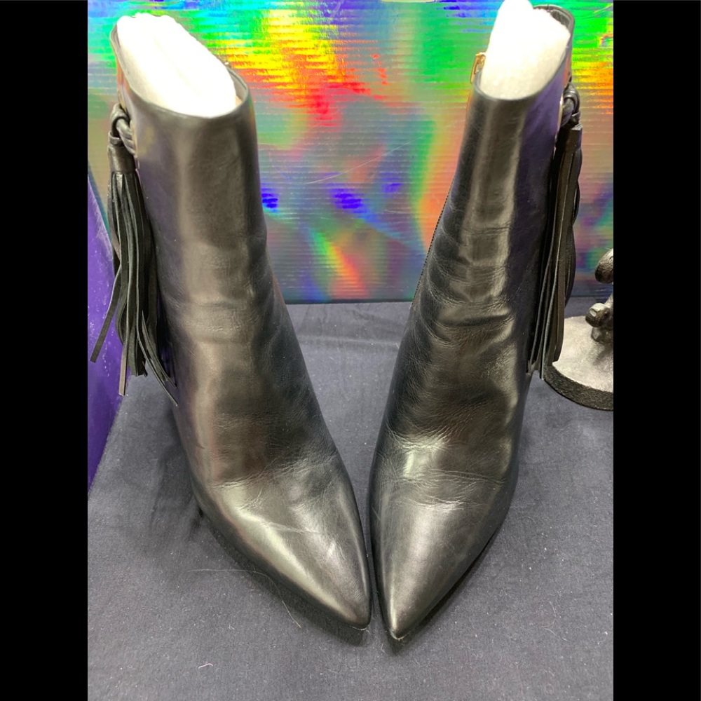 Via spiga ankle boot /tassel. Pristine condition.